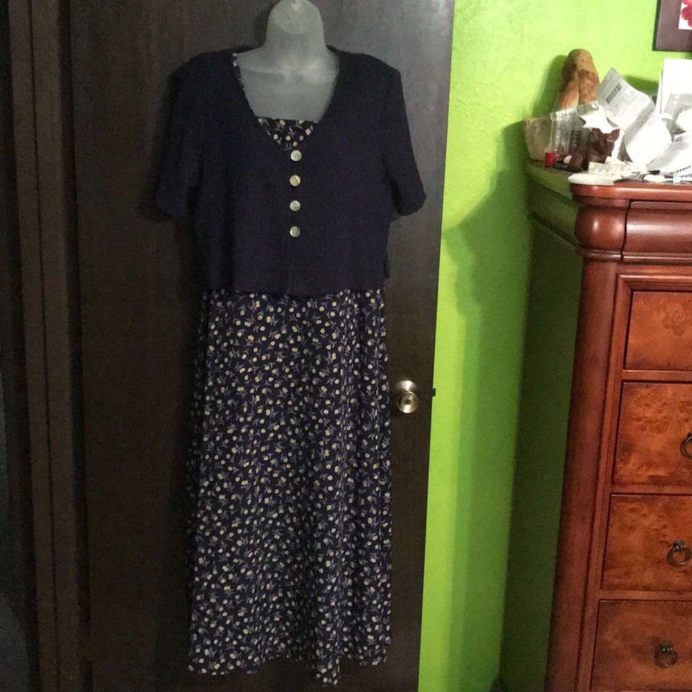 Sleeveless flower dress with cardigan